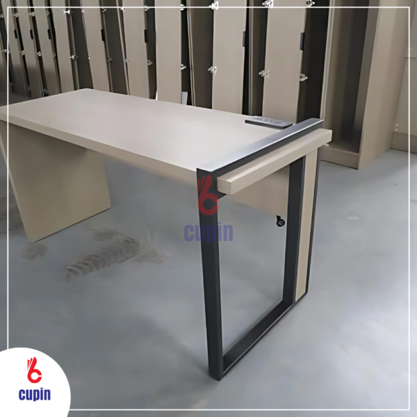 Metel Desk